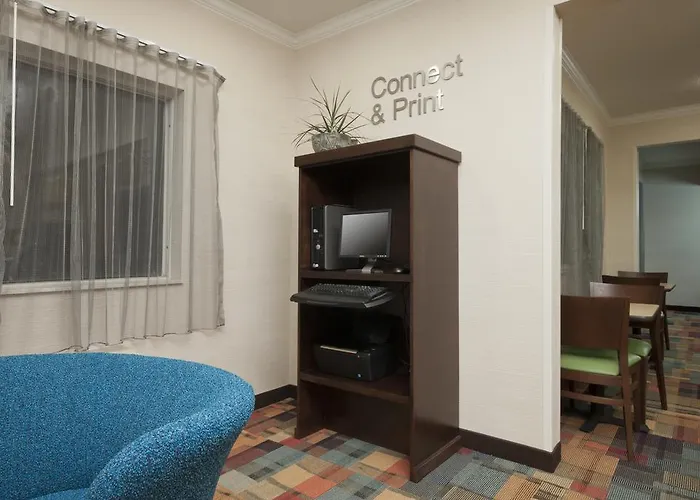 Hotel Americinn By Wyndham Airport Quad Cities Moline