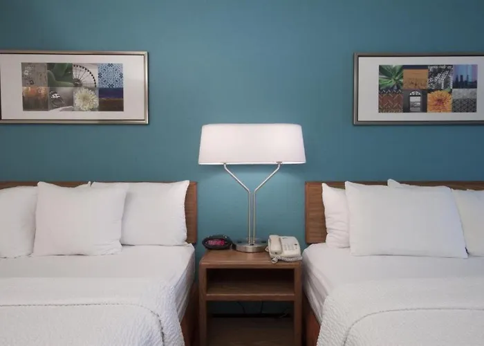 Americinn By Wyndham Airport Quad Cities Отель