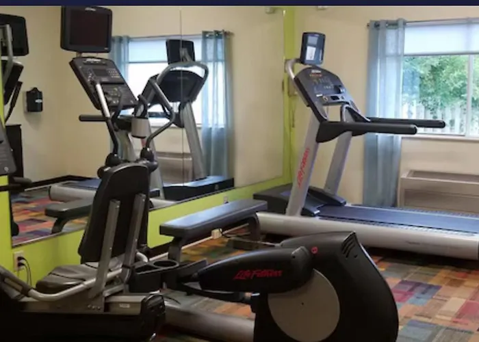 Americinn By Wyndham Airport Quad Cities Hotel 3*