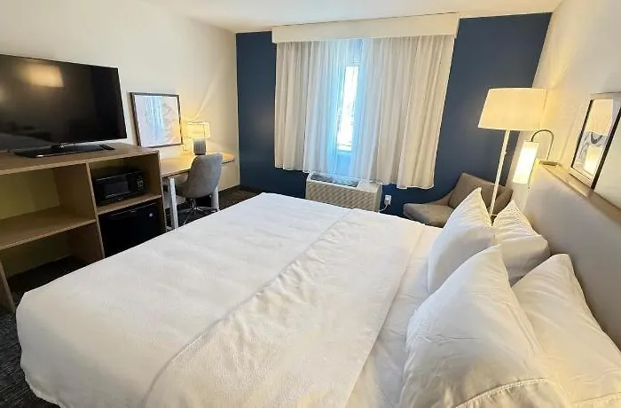 Hotel Americinn By Wyndham Airport Quad Cities Moline