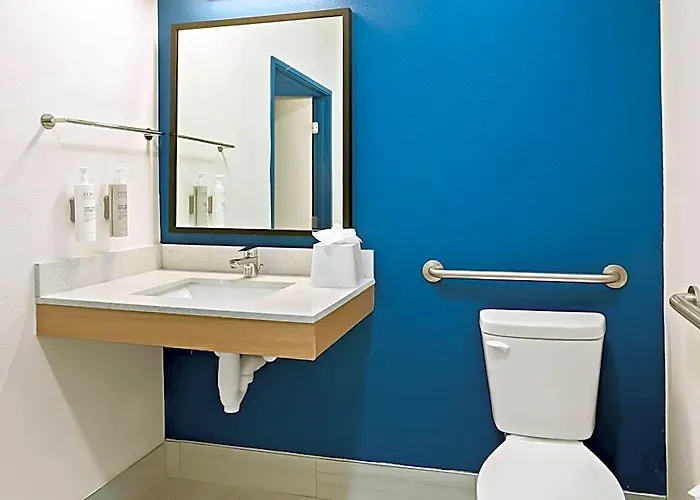 Americinn By Wyndham Airport Quad Cities Hotel