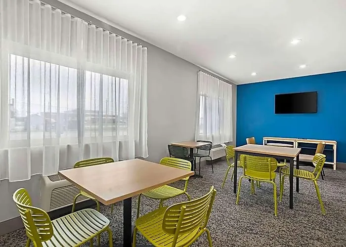 Americinn By Wyndham Airport Quad Cities Hotel Moline