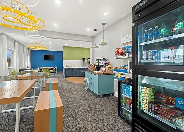 Hotel Americinn By Wyndham Airport Quad Cities Moline