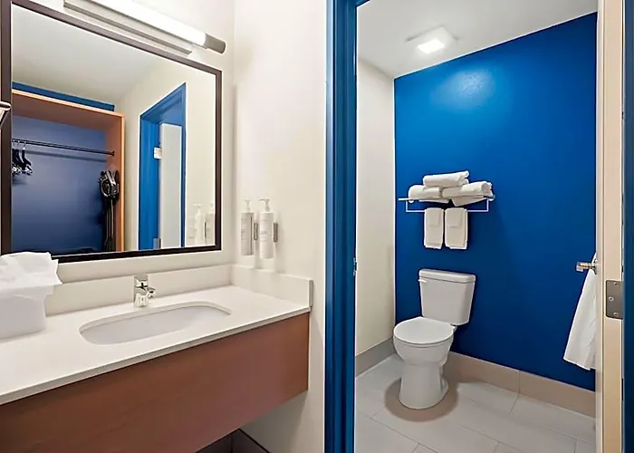 Americinn By Wyndham Airport Quad Cities Hotel