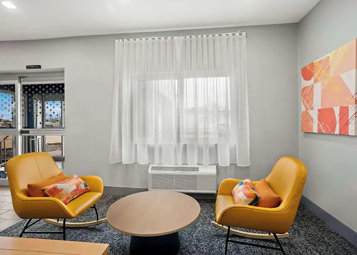 Отель Americinn By Wyndham Airport Quad Cities 3*