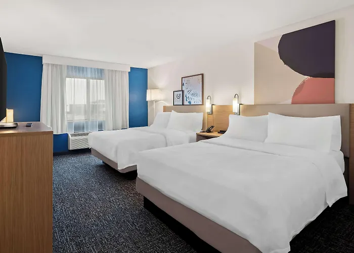 Отель Americinn By Wyndham Airport Quad Cities Молайн